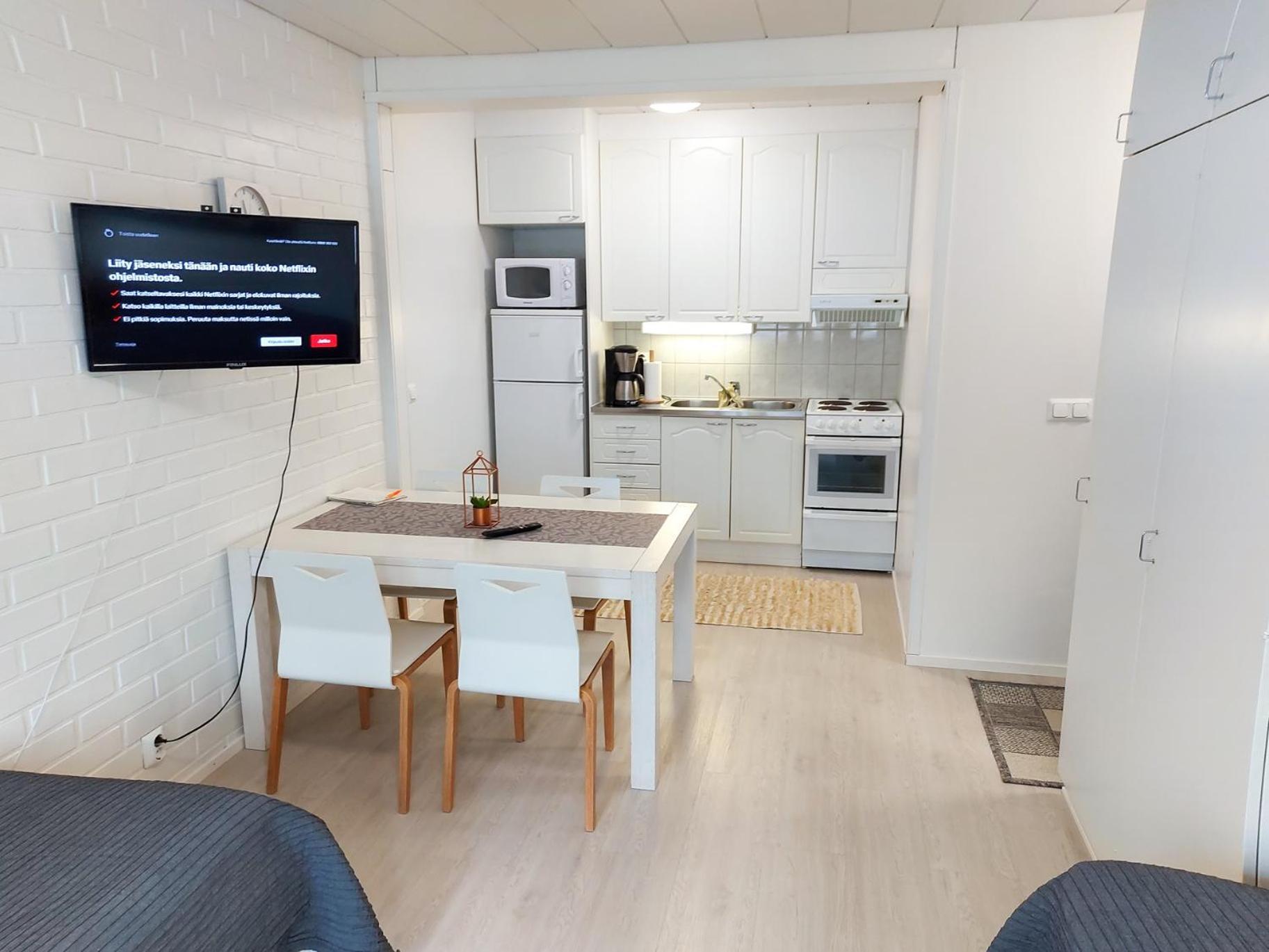 Tuurin Yoesaeiloe Apartment Екстериор снимка
