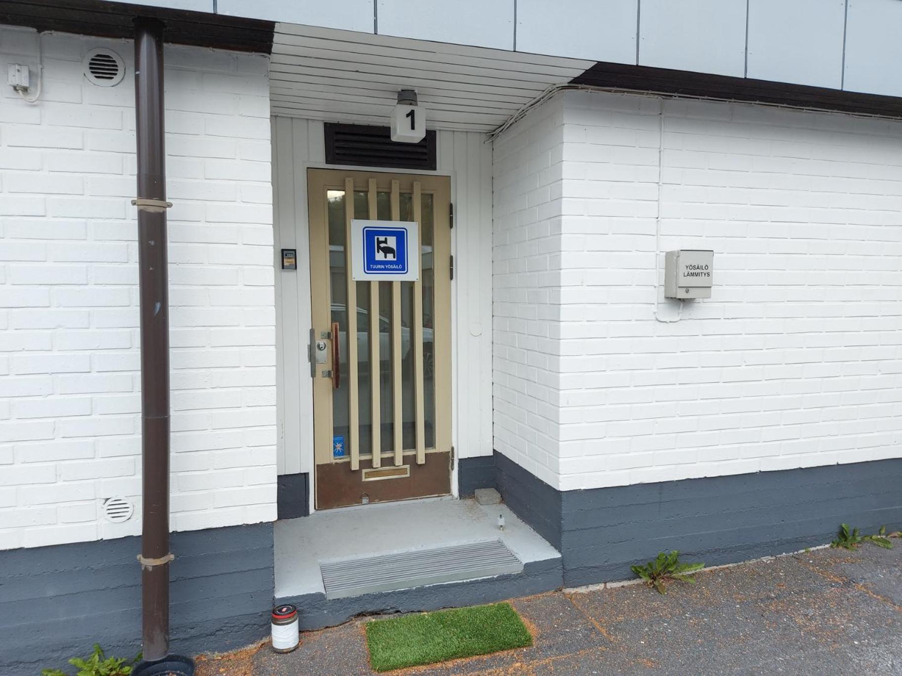 Tuurin Yoesaeiloe Apartment Екстериор снимка